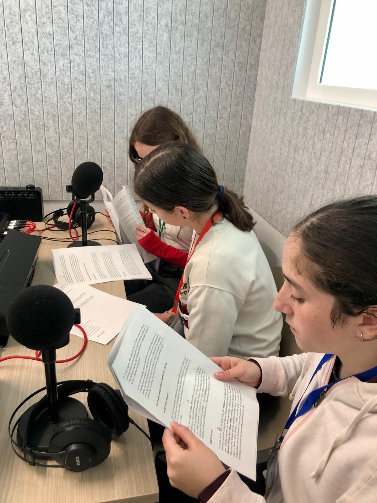 Imagen de la noticia: SEGUNDO EPISODIO DEL ARTE DE LAS PALABRAS EN RADIO TELEVISIÓN ESTEPONA